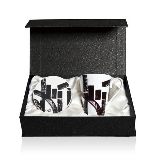 3-Abstract-D /Black & White: Liberation Bone China Gift Set