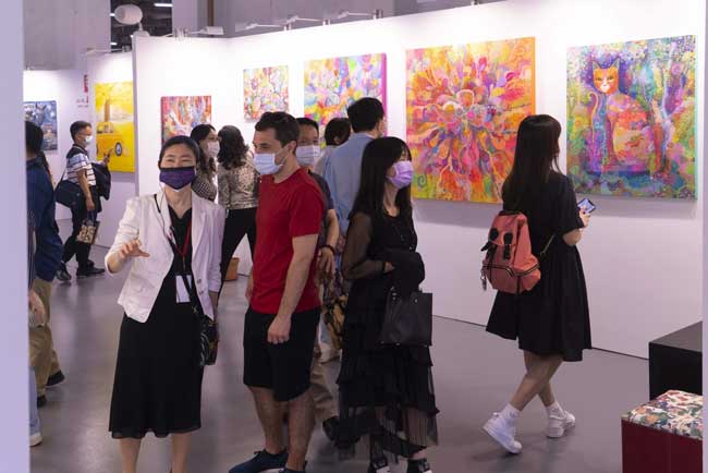 台北新藝博多位西班牙藝術家參展，展現民族熱情奔放的色彩